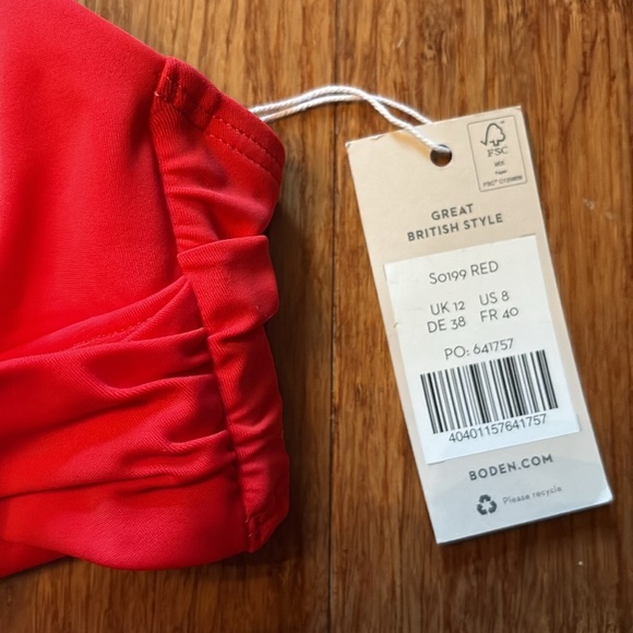 Boden NWT Vibrant Red Bikini Top - size 8 - halter - Picture 2 of 4